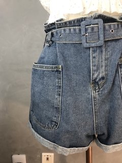 shorts jeans vintage e de cós alto