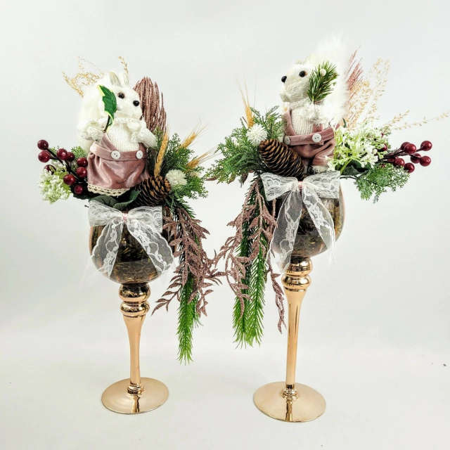 Arranjo Taça Esquilo Casal Rosa 55/50cm Natal Exclusivo Arranjo Taça Esquilo Casal Rosa 55/50cm Natal Exclusivo