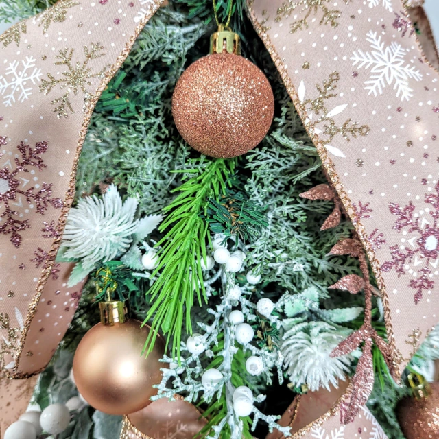 Árvore De Natal Rosa 72x33cm Decorada Exclusivo Árvore De Natal Rosa 72x33cm Decorada Exclusivo