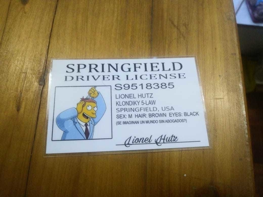 Licencia Lionel Hutz (Simpson) - Tienda.Amarilla