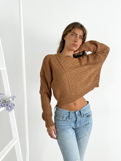 Sweater dos trenzas y rombos en frente Aubrey en internet