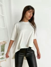 Remera amplia viscosa manga 3/4 con corte irregular Bimba - comprar online