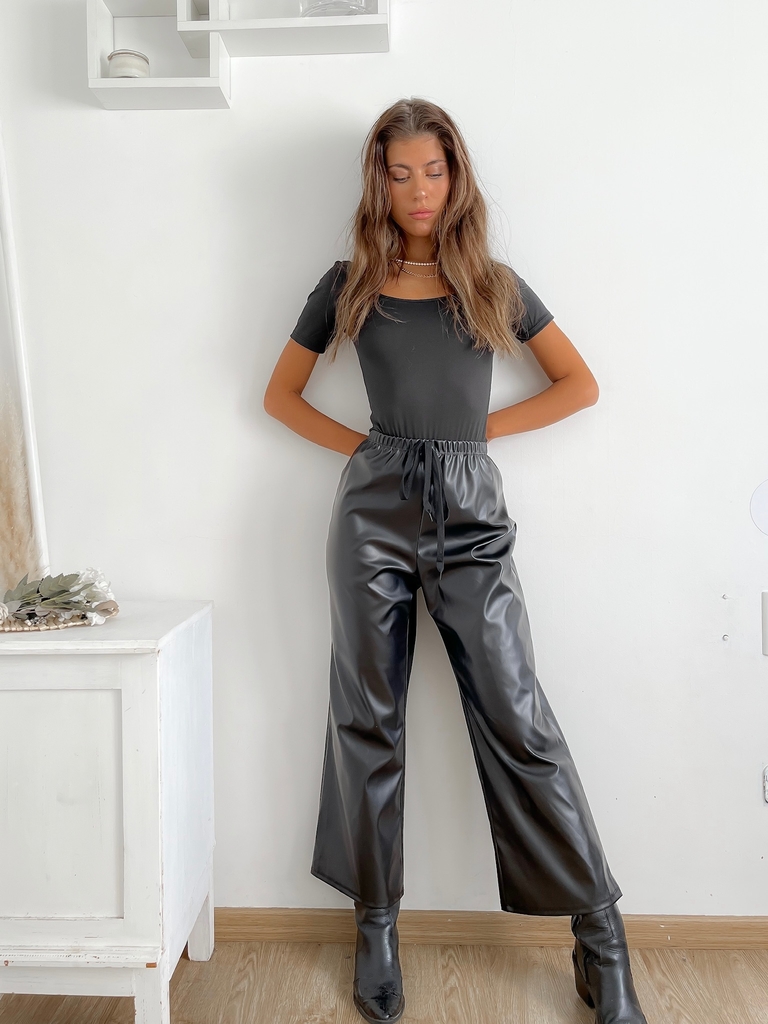 Pantalón oxford Eco Cuero Conan (Para lavado, ver descripción)