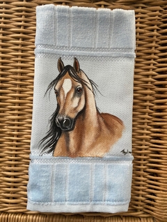Toalha lavabo azul cavalo baio