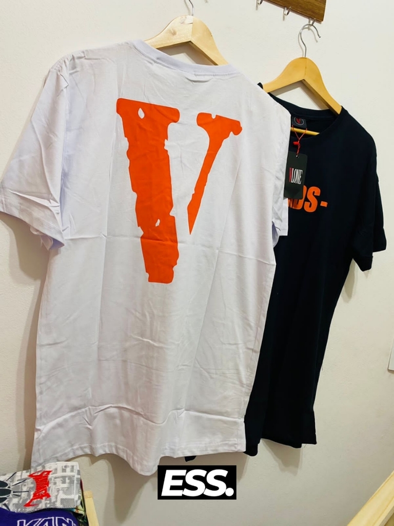 Camiseta Vlone - Friends Laranja (Modelo Exclusivo)