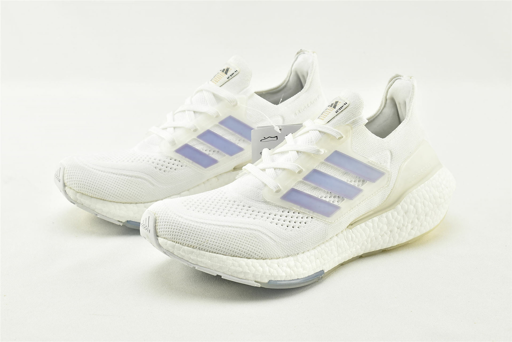Tênis Adidas Ultra Boost 21 Branco e Azul claro