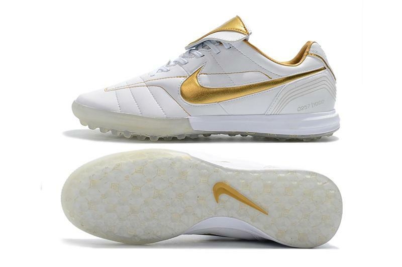 Chuteira de society Nike Tiempo 7 Pro TF R10 Branca com Dourado