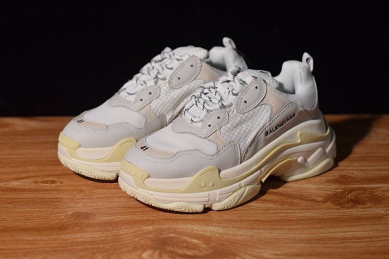 balenciaga triple s triple white