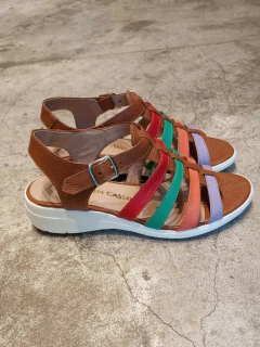 Sandalia Multi Tiras B/Goma - comprar online