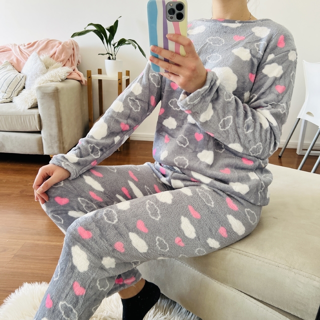Pijama plush nubes - Comprar en Handyshop