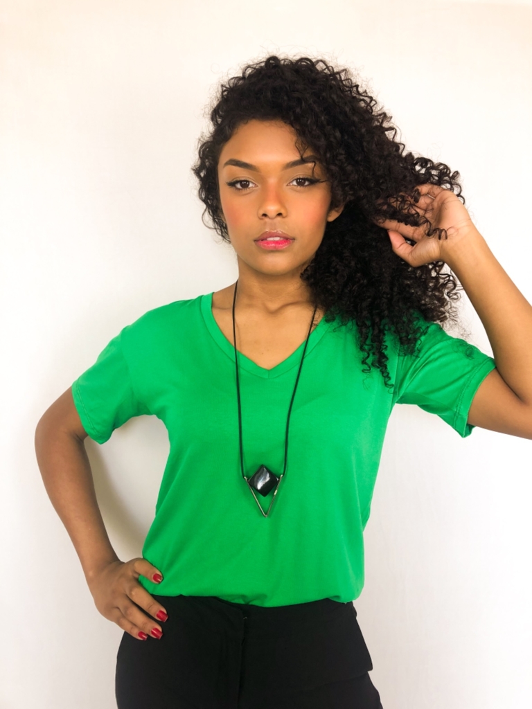blusa verde bandeira