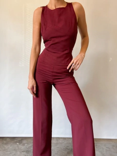 The Burgundy Set en internet