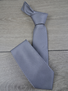 gravata tradicional
