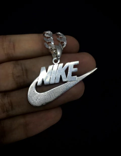 Pingente Nike M - Prata 925 - Comprar em Brandels Joias