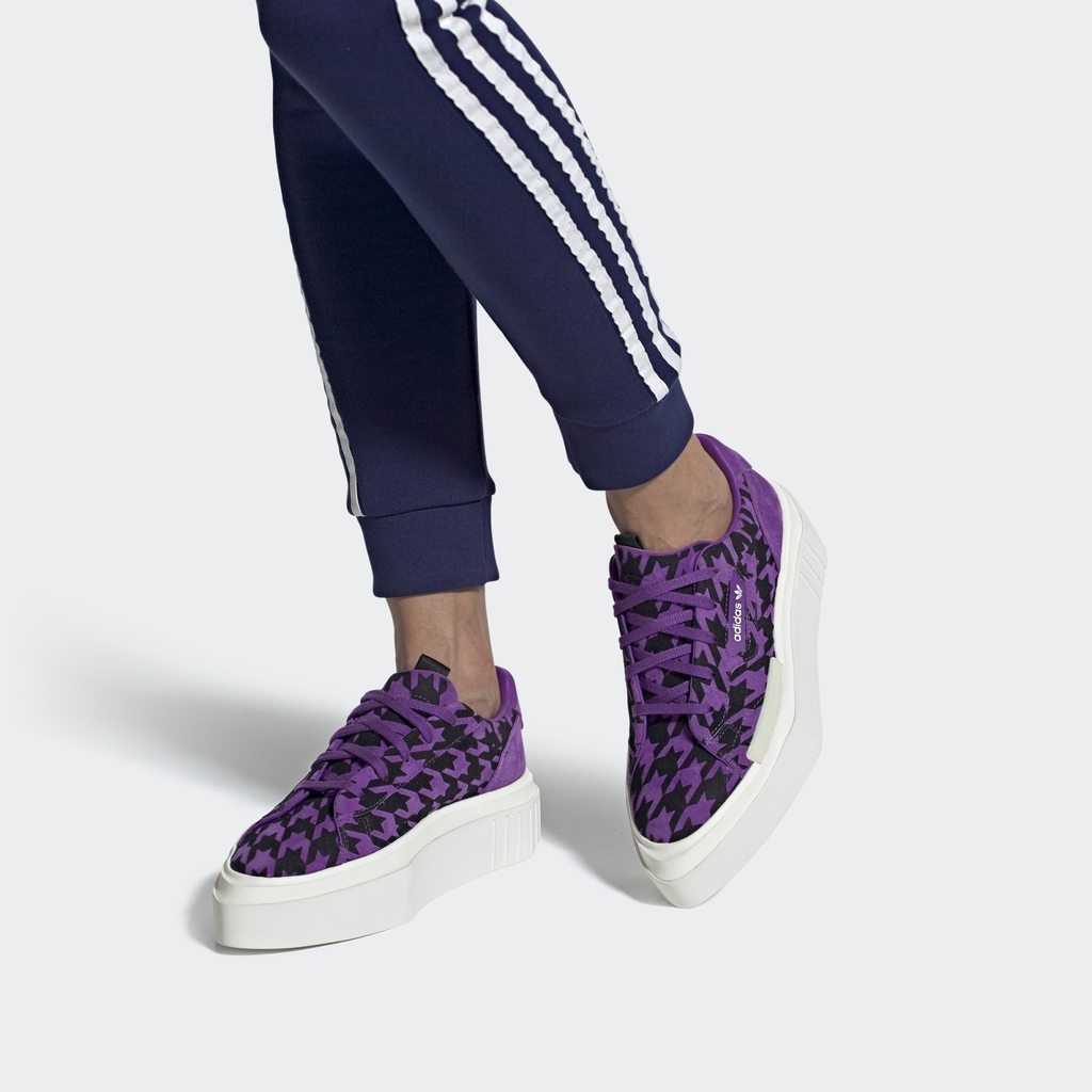 Tenis adidas hypersleek