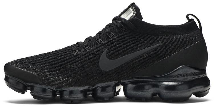 flyknit triple black vapormax