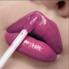 Labial Gloss - Feels - Ruby Rose Original- Brillo Y Color- Tono 081 - Glowee Argentina - Tu Tienda Online de Maquillaje
