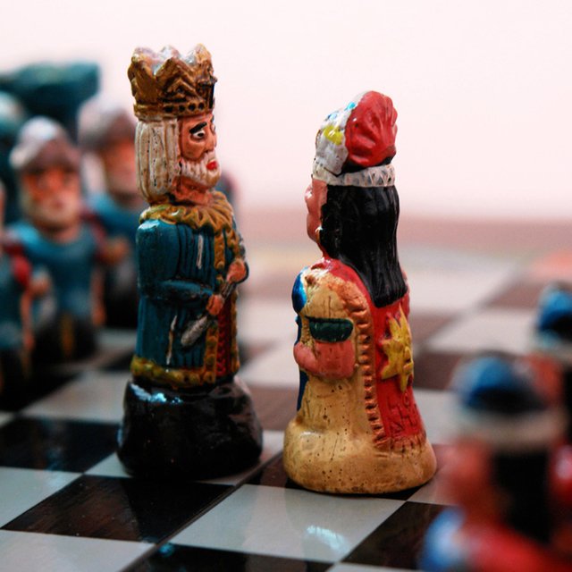 ajedrez inca vs españoles 20cm en mamakolla