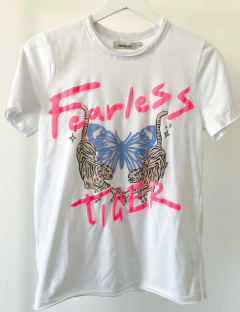 Remera Fearless on internet