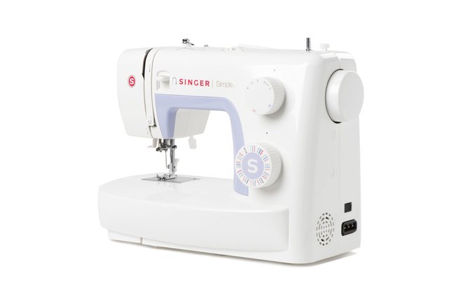  SINGER  Simple 3232 Sewing Machine with Built-In