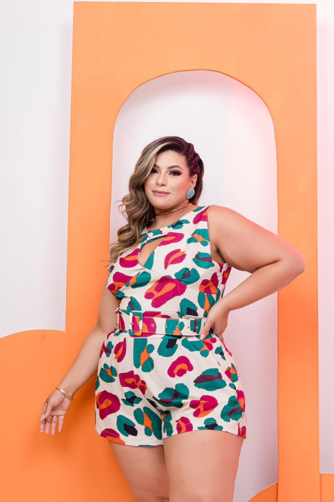 Macaquinho Plus Size Doris - Comprar em SC Moda plus Macaquinho Plus Size Doris - Comprar em SC Moda plus