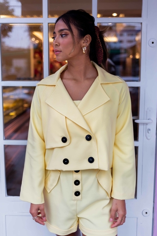 jaqueta com botões camille amarelo candy detalhe frente