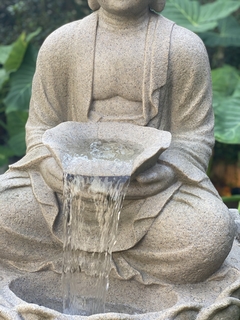 Fonte Buda G - Pó de Pedra (86cm) (110v) - Zenz Arts | Budas, Ganeshas, Decoração Indiana e Muito mais!
