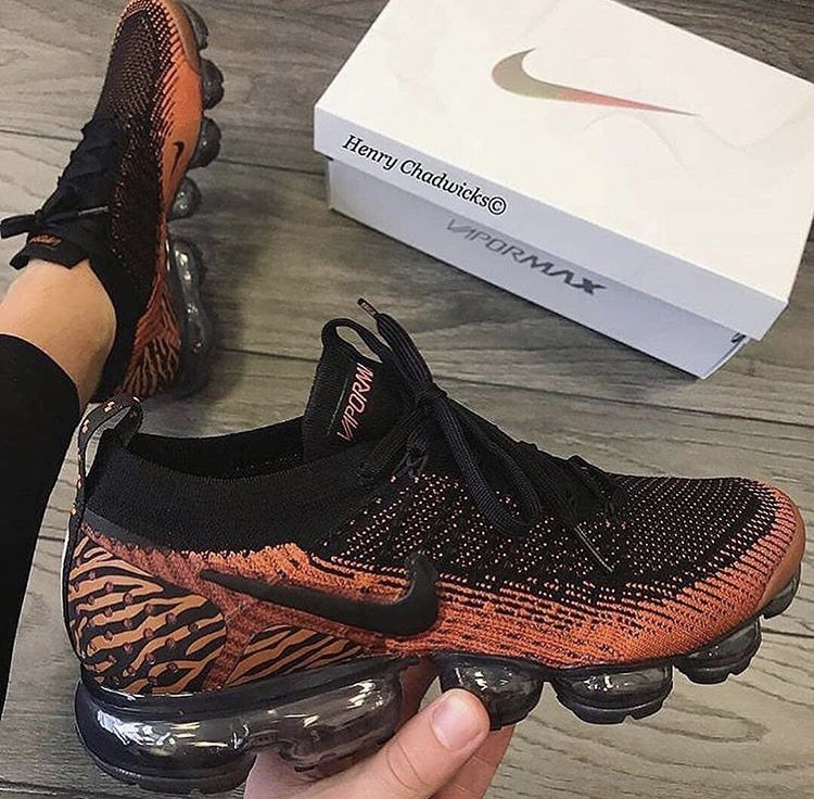 vapormax laranja e preto