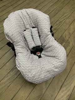Capa Universal Para Bebê Conforto - Espinha de Peixe Cinza