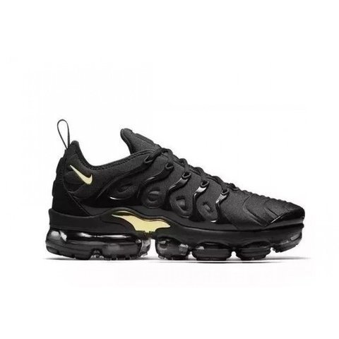 vapor max plus preto com dourado