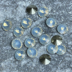 Rivoli resina cónica White Opal 10UN - LdpNails