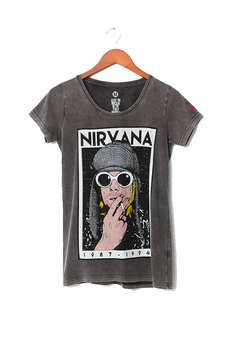 Camiseta Feminina Estonada Nirvana