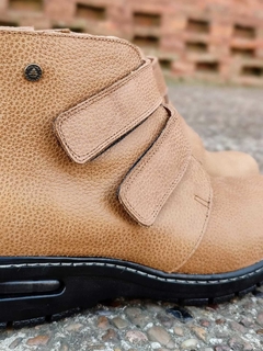 Bota LETTY de cuero forrada en cuero color camel