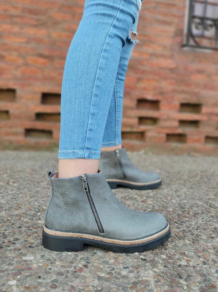 Botinetas con cierre de cuero negro|Mujeres|Batistella.com.ar