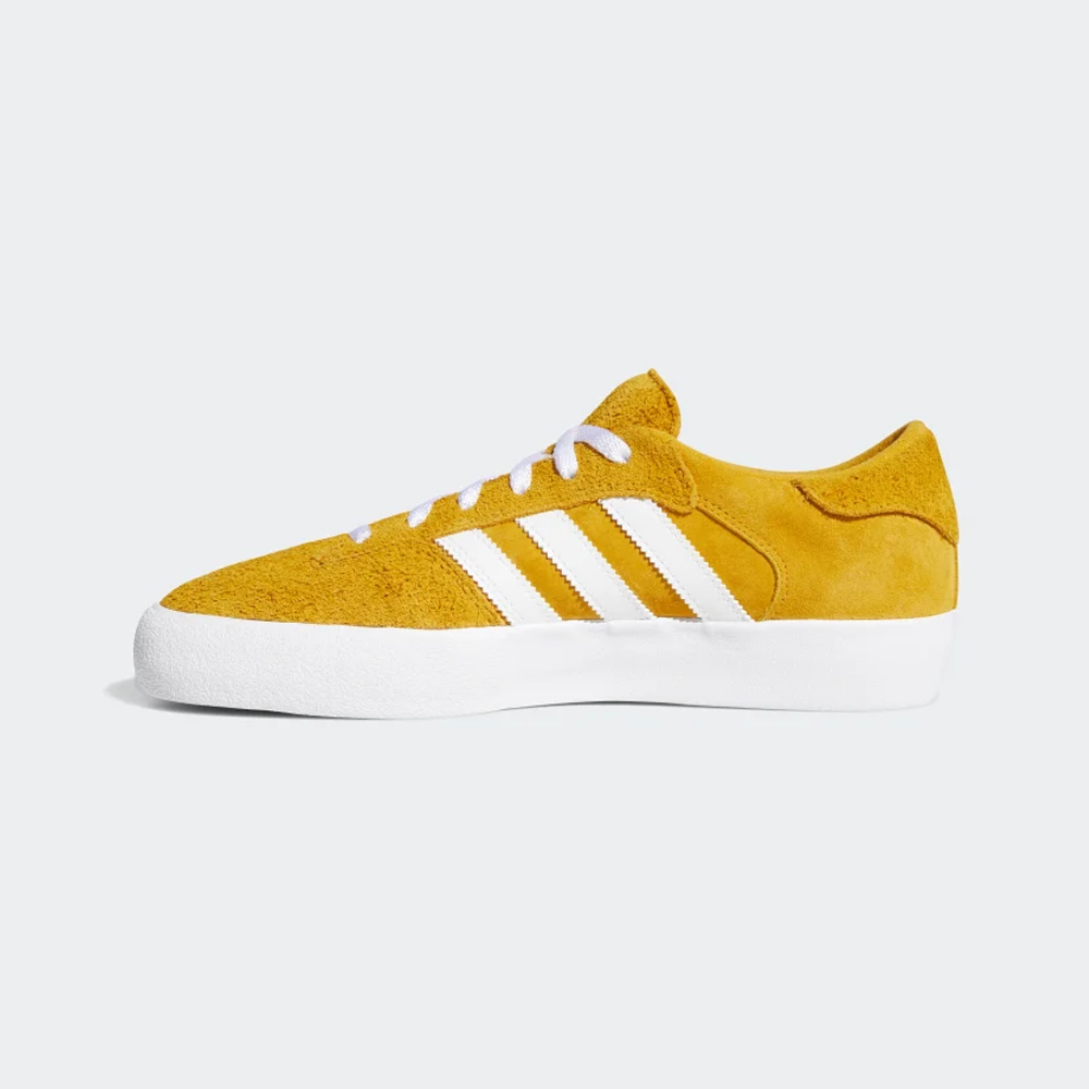 tênis amarelo masculino adidas