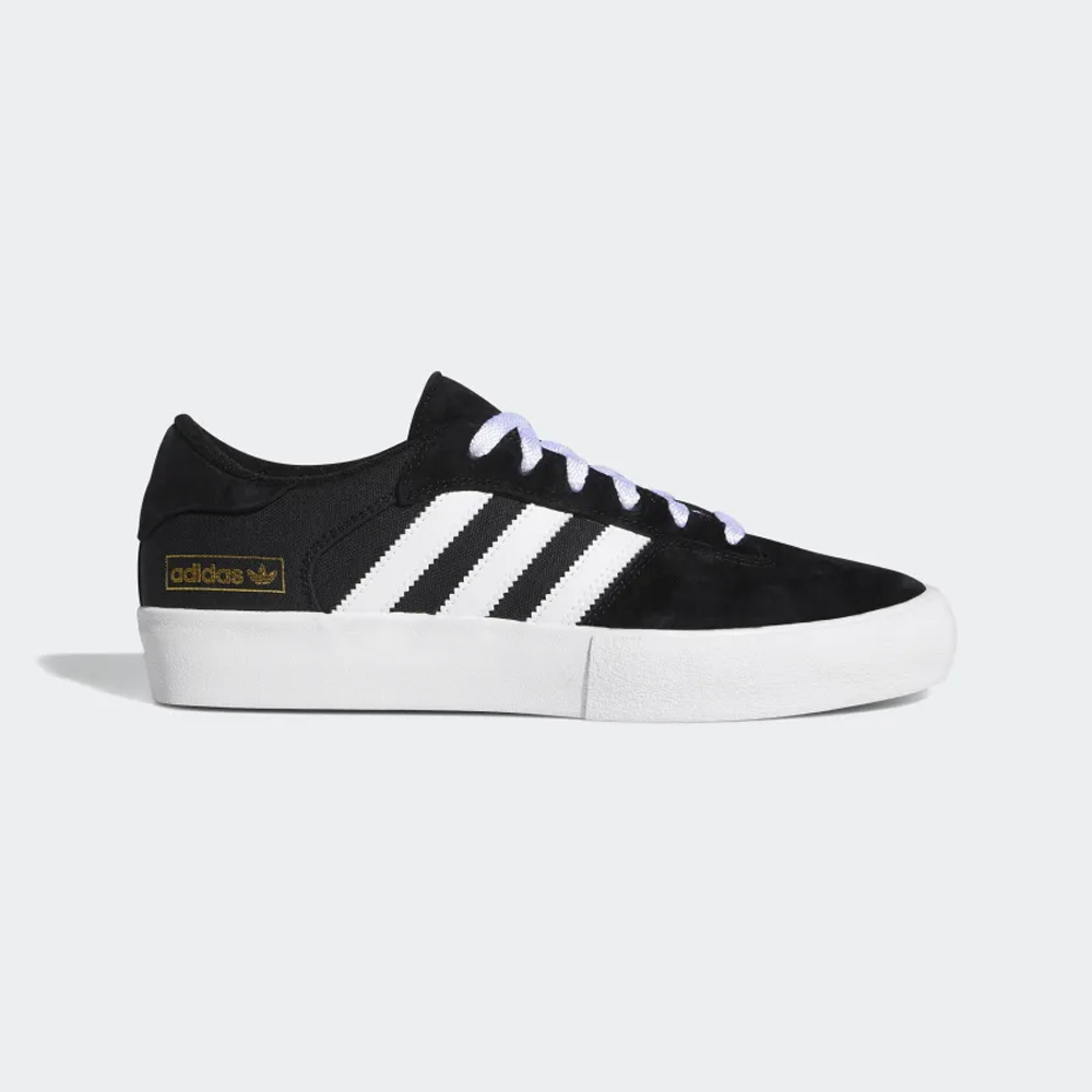 tenis adidas logo