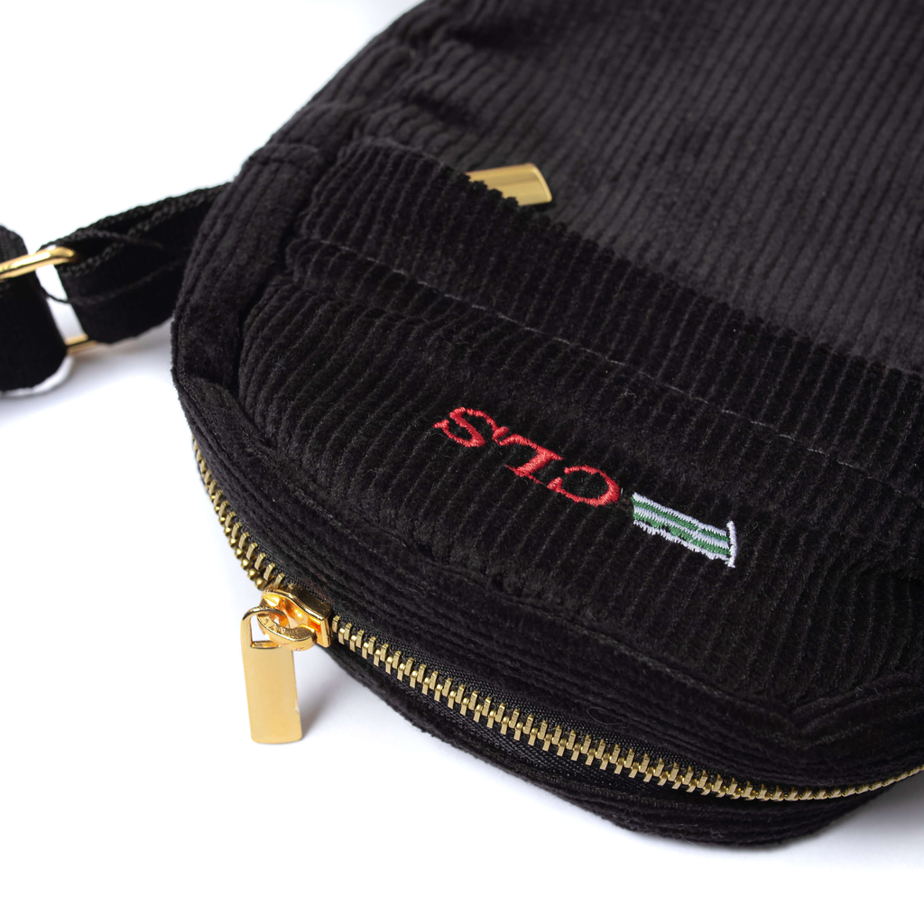 black corduroy bolsa