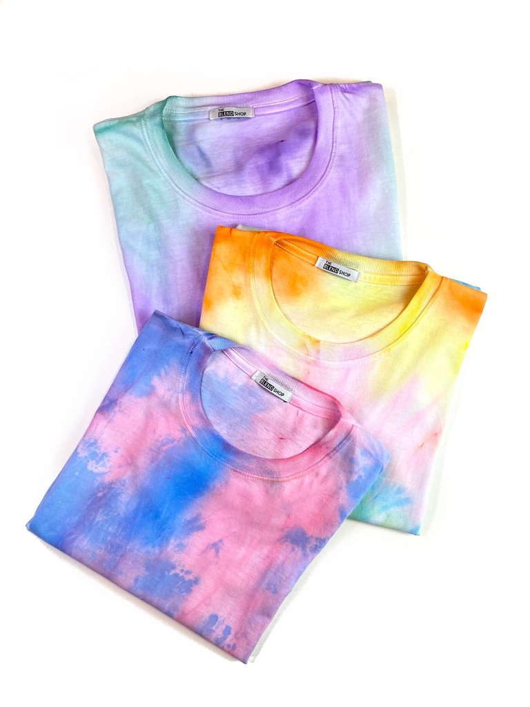 blusa tie dye roxo e azul