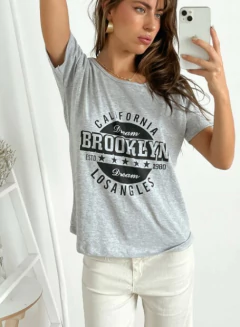 Remera Los Angeles Dreaming en internet