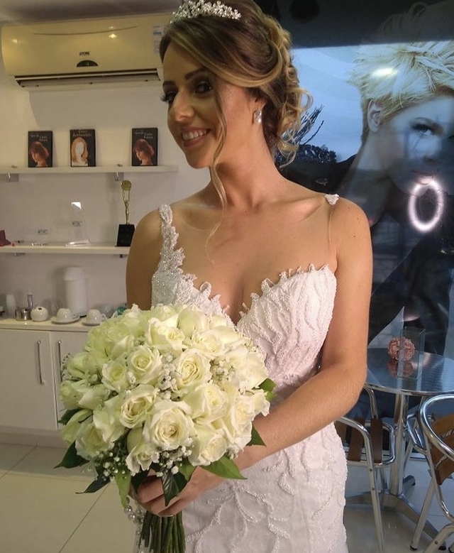 Buque de noiva delicado de rosas brancas sofisticado casamento wedding