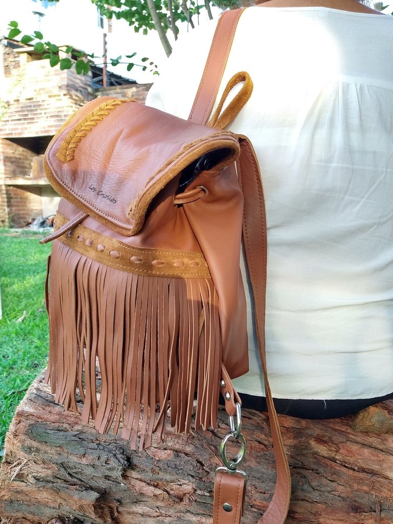 Mochila de cuero con flecos (modelo Malinche)