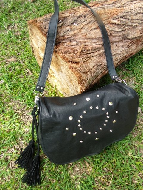 Cartera de cuero negra con tachas (nuevo modelo)