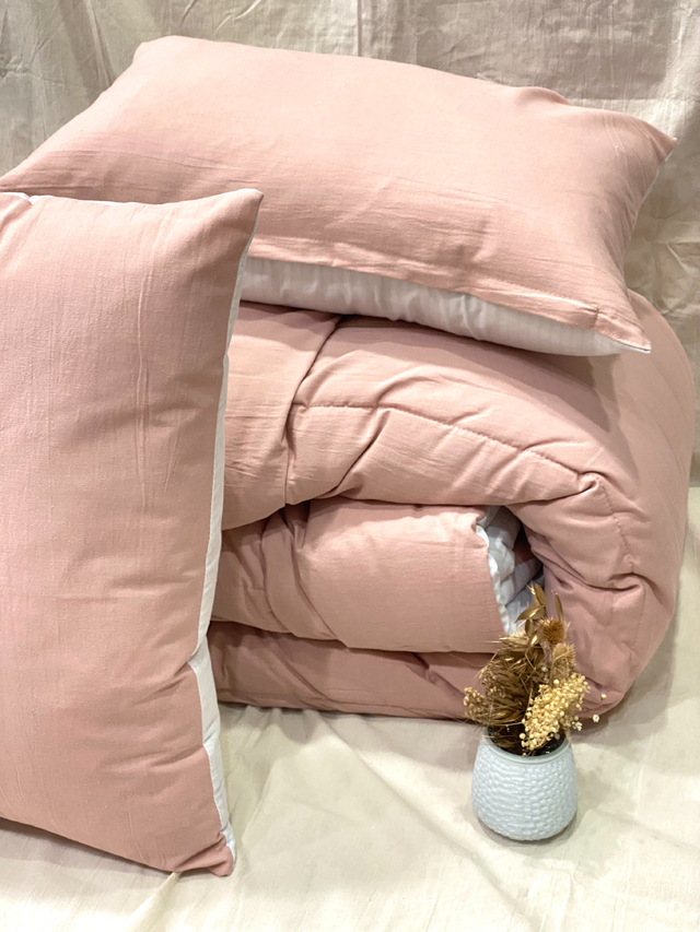 Acolchado Tusor Queen con fundas de almohadones | Rosa viejo