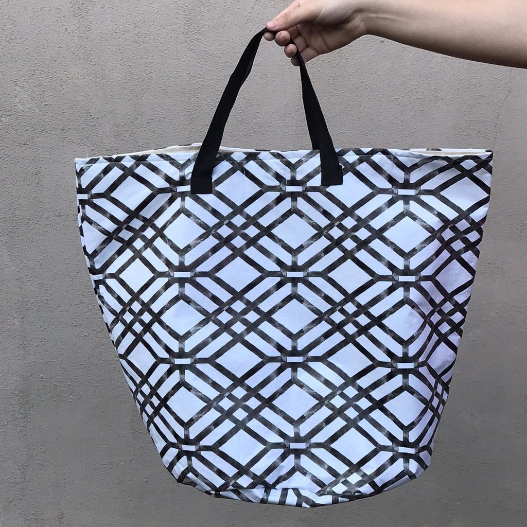 Bolso de cuerina multiuso | RAYA NEGRO