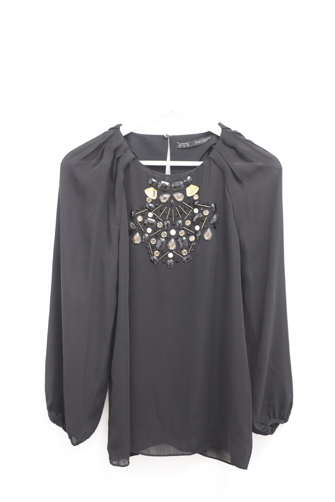blusa pedrería zara