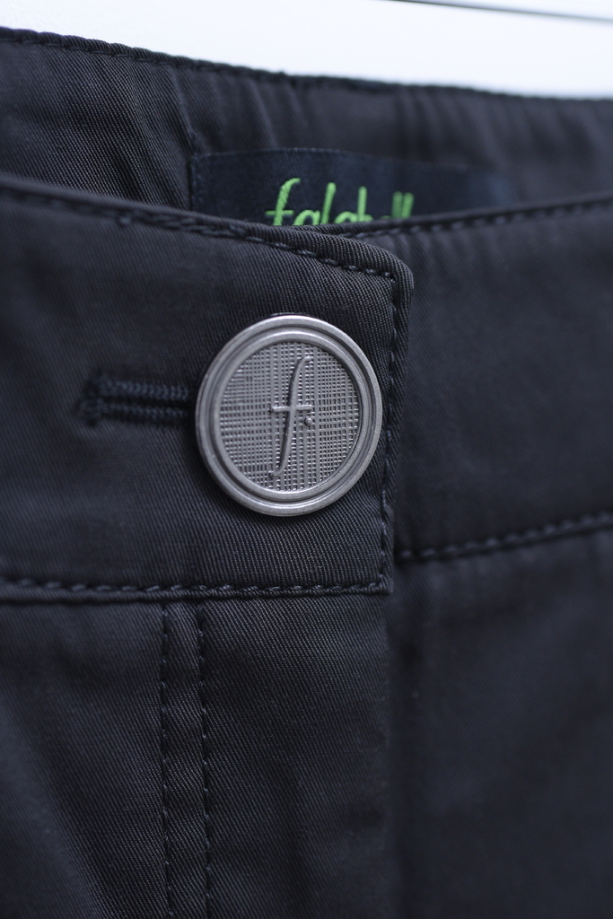 Pantalón Negra Falabella