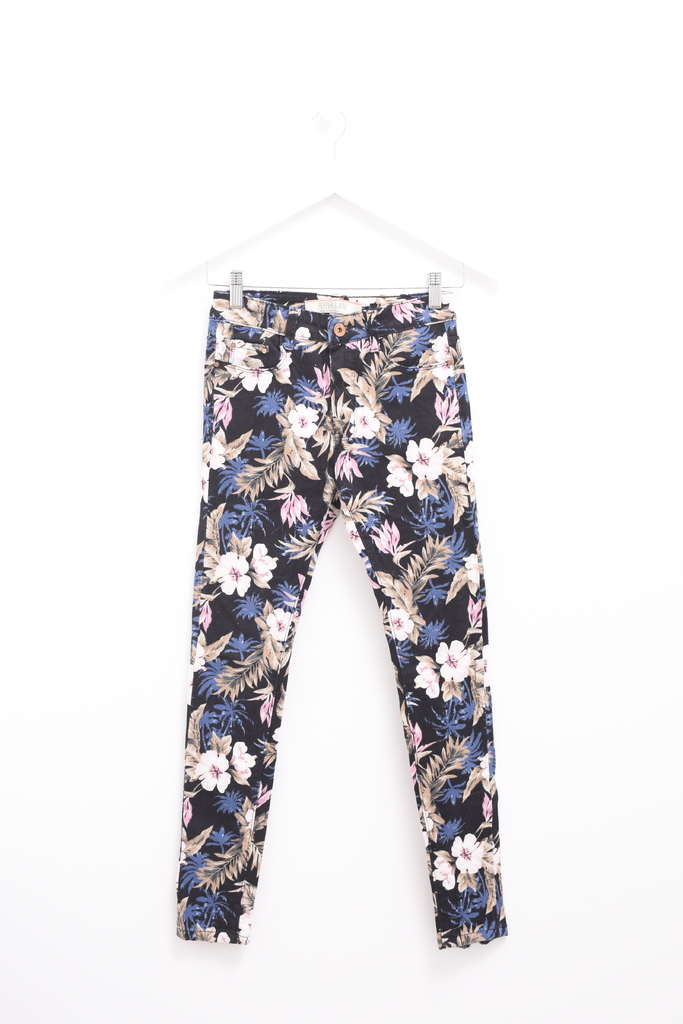 Outfits con pantalones estampados - Curso de Organizacion del hogar y  Decoracion de Interiores