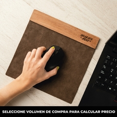 Mouse pad con detalle en madera (Opc. Logo, frase o nombre) en internet