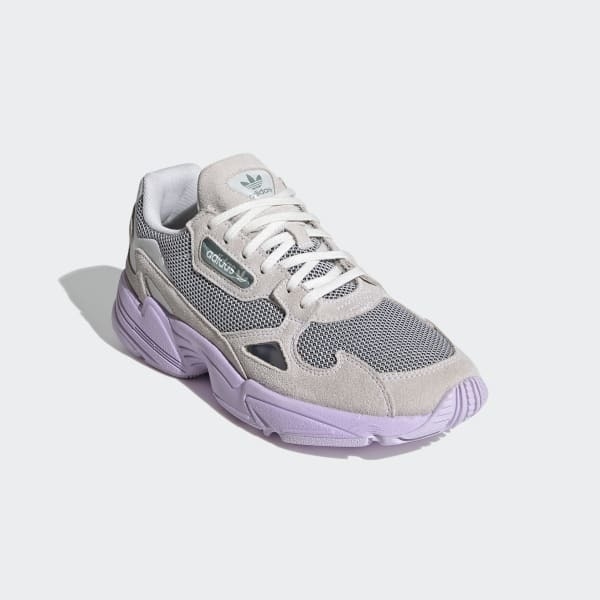 tenis adidas falcon w