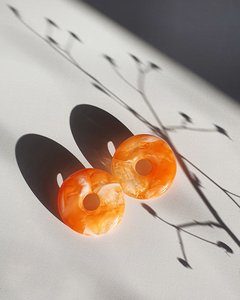 Brinco Órbita laranja